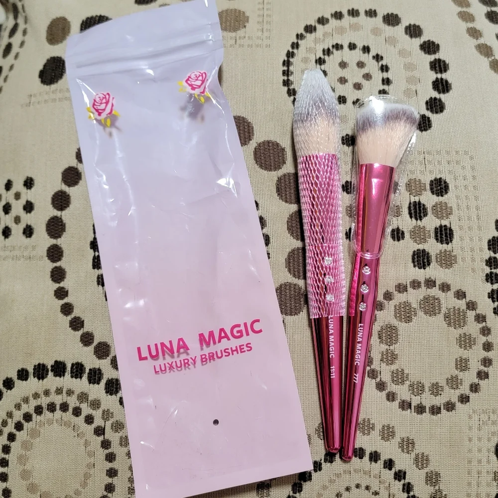 Luna Magic Luxury Duo Face Brushes 2 pc Pink Brush Set
